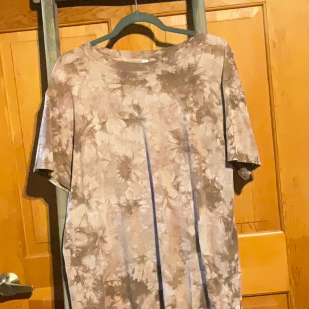 Lululemon top